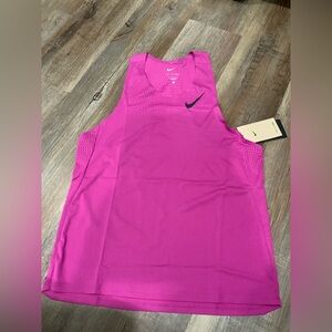 Nike Aeroswift Dri-Fit ADV Fuchsia Training Singlet FN4231-518 Size Medium